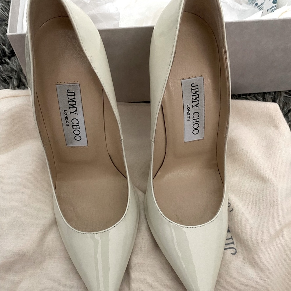 JIMMY CHOO PATENT OFF WHITE SIZE 5